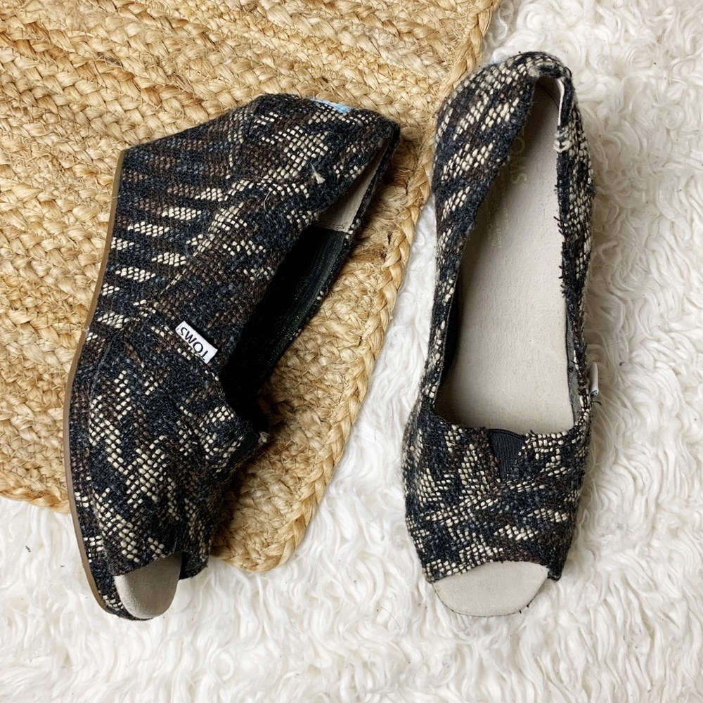Toms Wedges Size 9